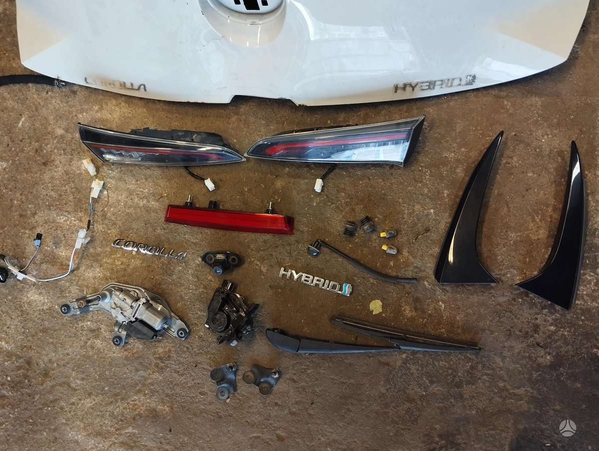 Toyota Corolla durų apmušalai, sėdynės