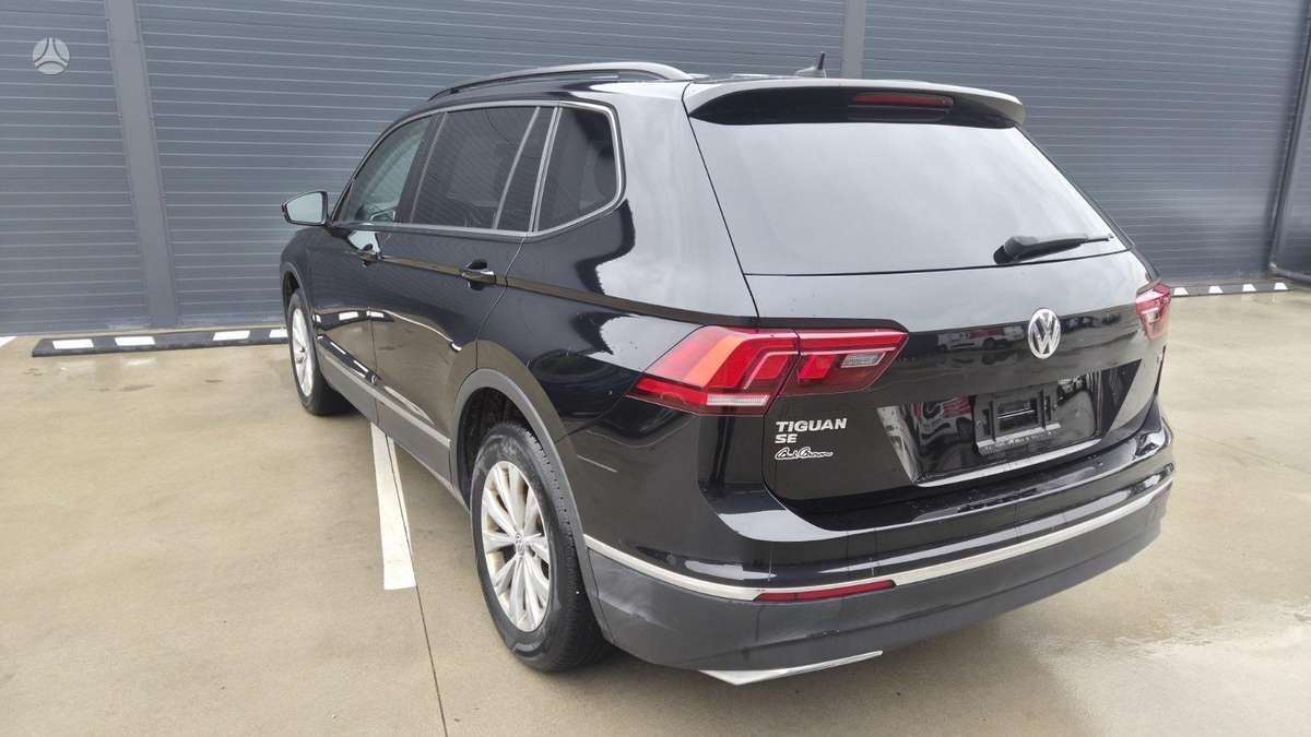 Volkswagen Tiguan - 4