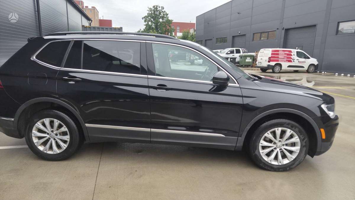 Volkswagen Tiguan - 8