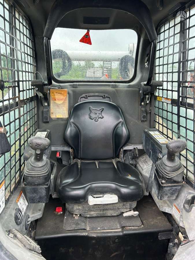 Bobcat T770, mini loaders