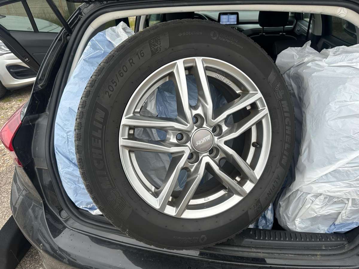 Ford Focus, 1.0 l., hatchback