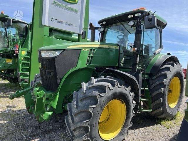 John Deere 7230R, tractors