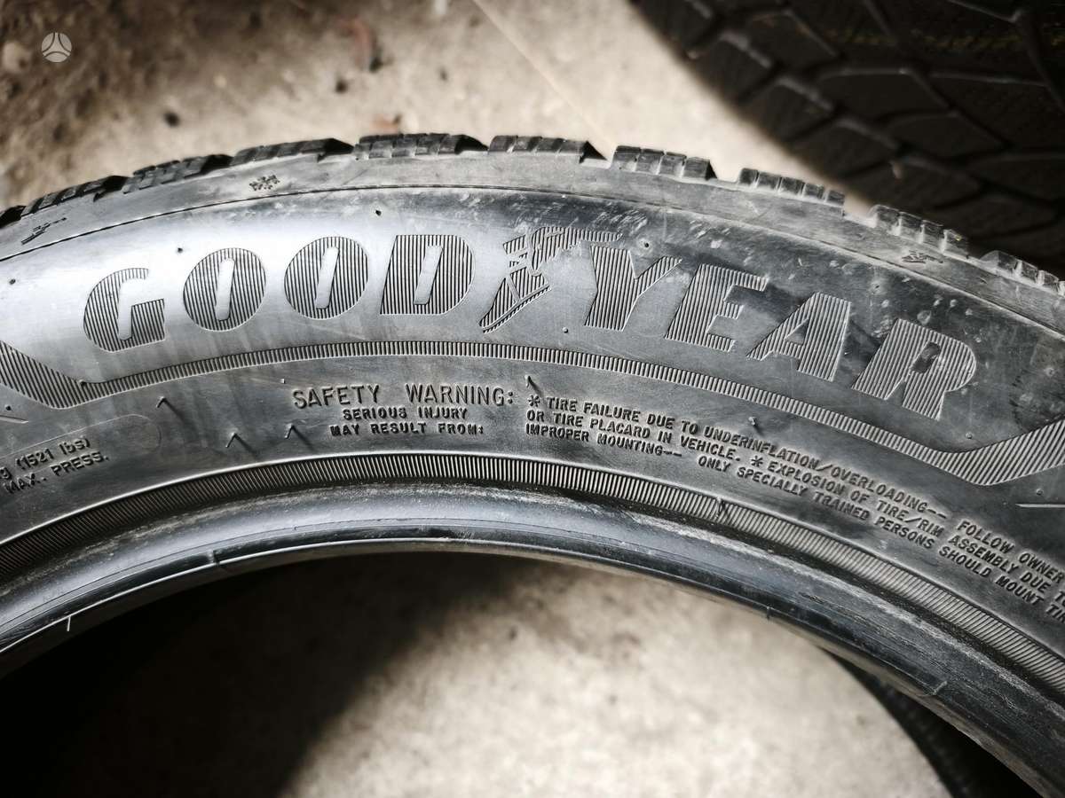 Goodyear UtraGrip Performance 3, winter 205/55 R17