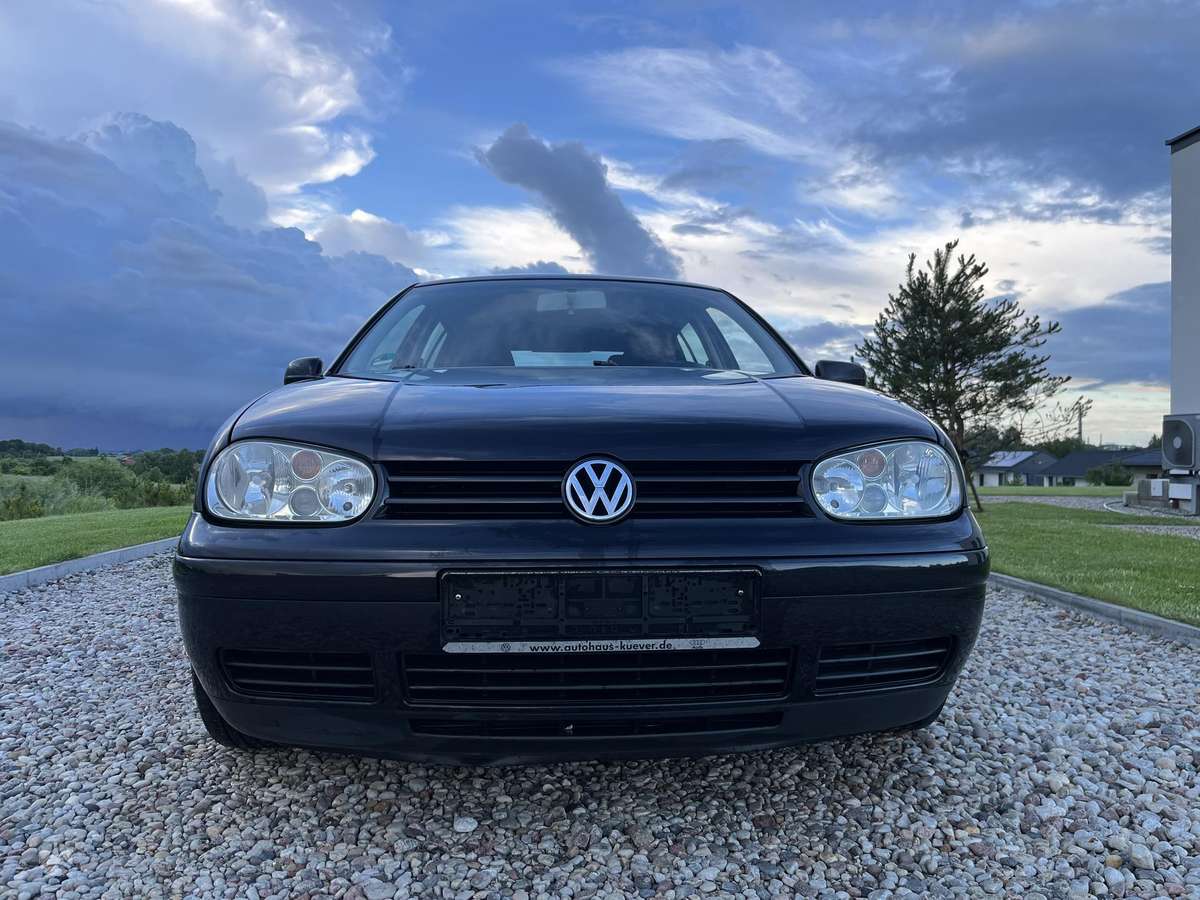 Volkswagen Golf - 4