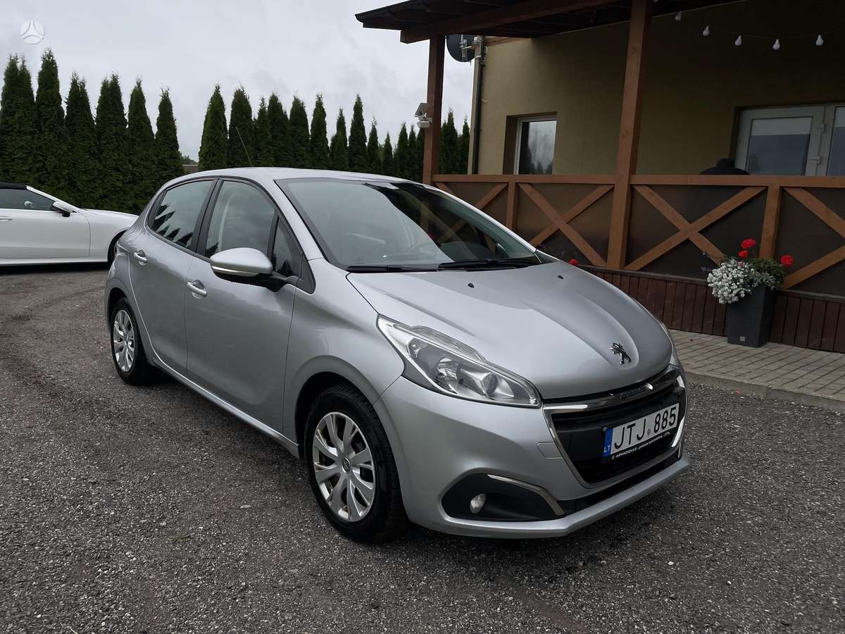 Peugeot 208, 1.2 l., hatchback