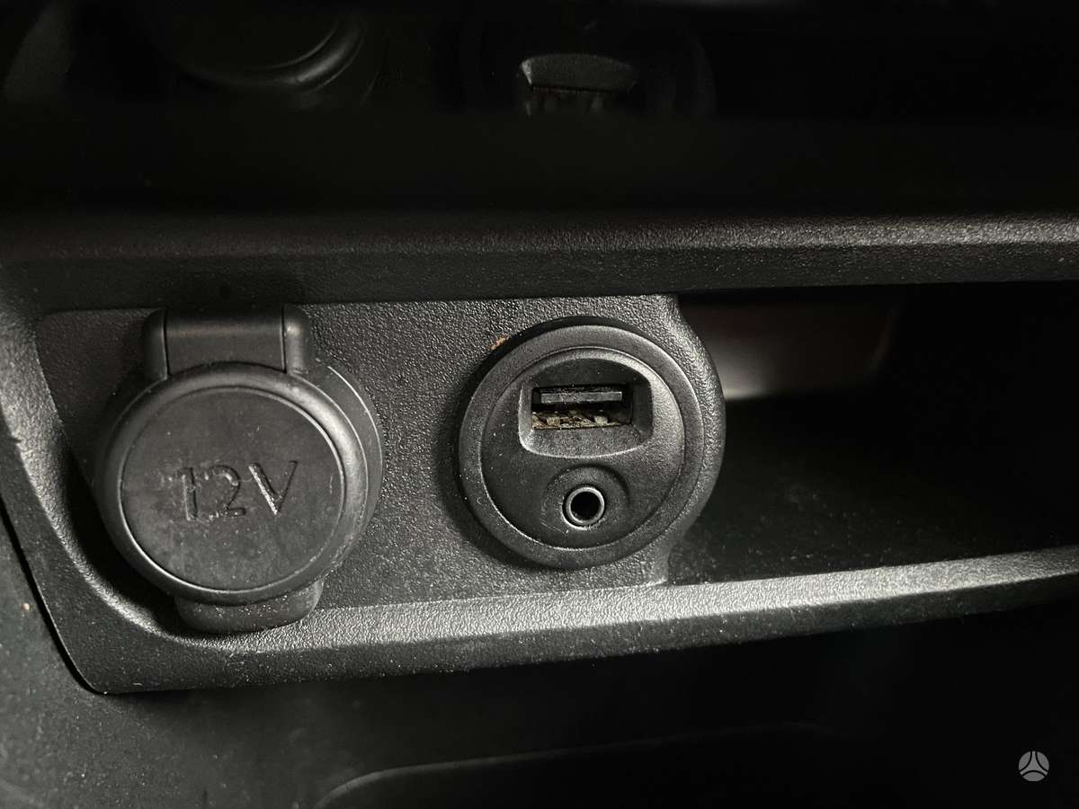 Peugeot 208, 1.2 l., hatchback