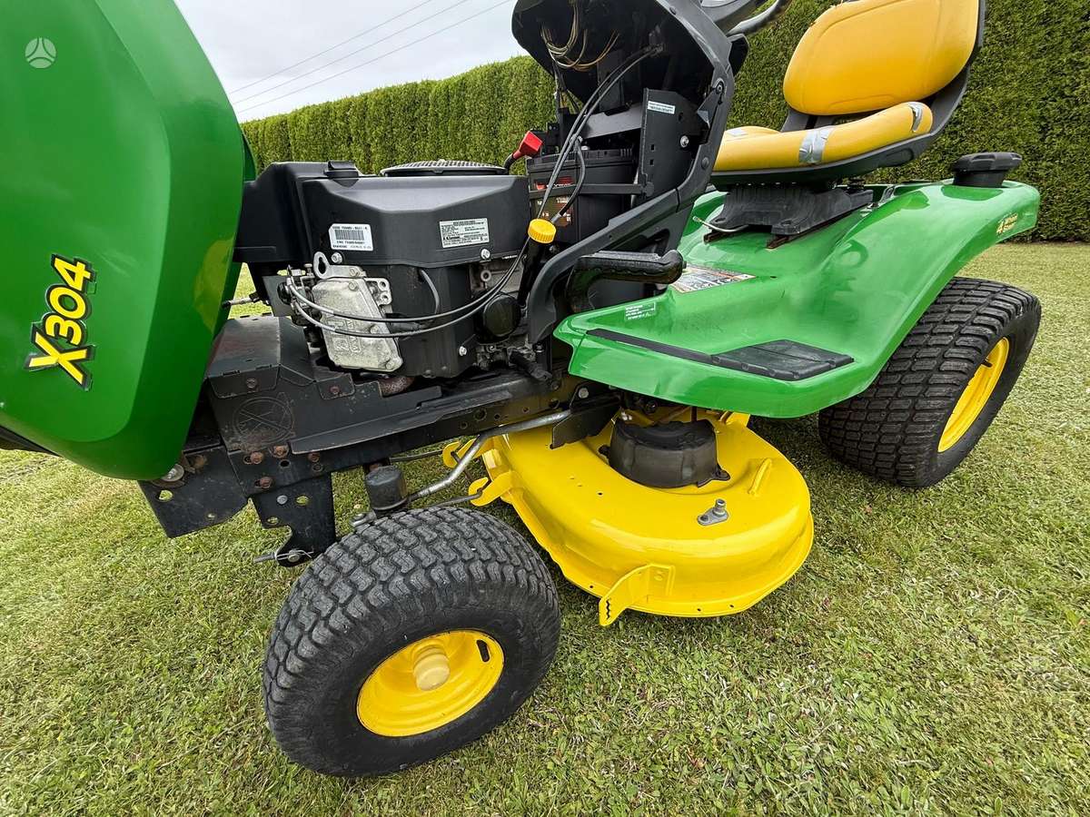 John Deere X304, sodo traktoriai