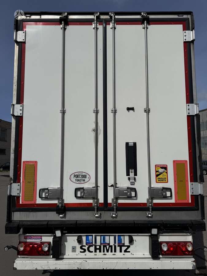 Schmitz SKO24, kablinis (with meat hooks), рефрижераторы
