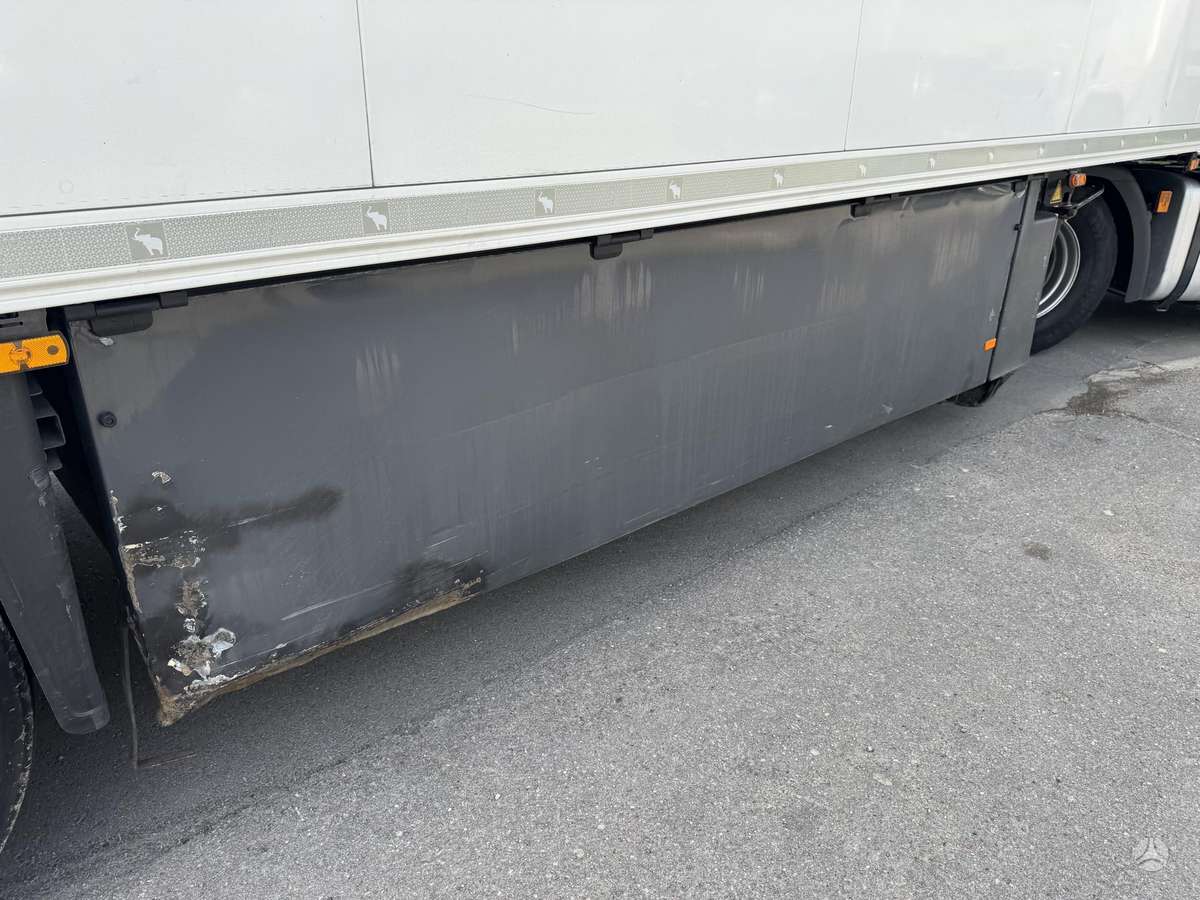 Schmitz SKO24, kablinis (with meat hooks), рефрижераторы