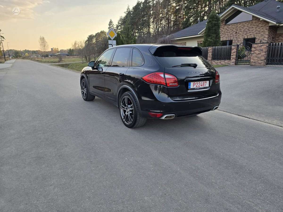 Porsche Cayenne - 3