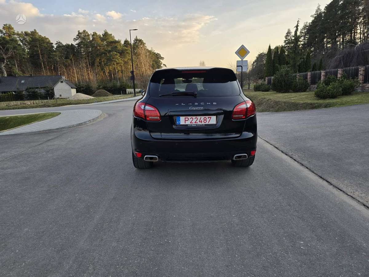 Porsche Cayenne - 4