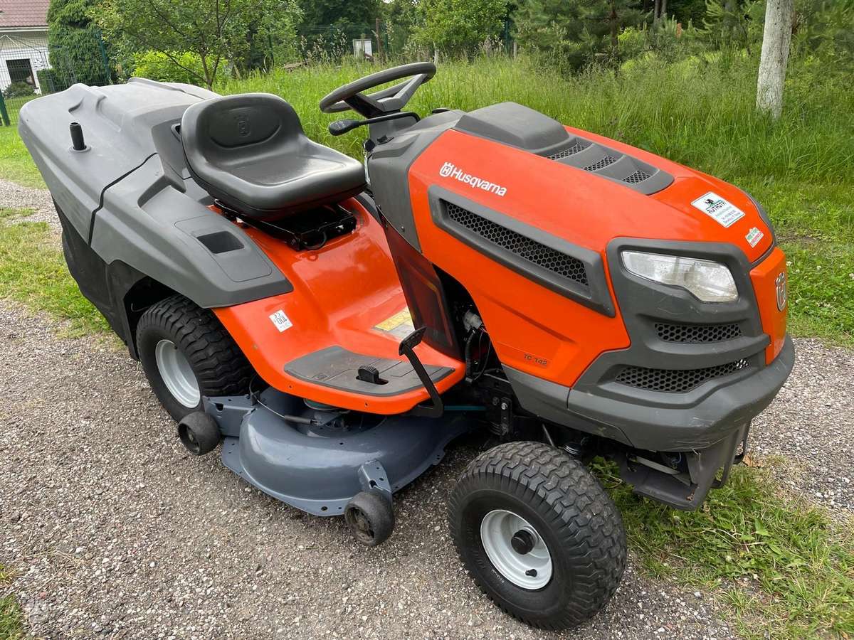 Husqvarna TC142, садовые тракторы