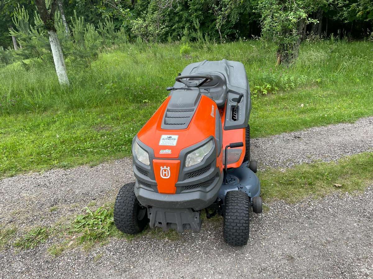 Husqvarna TC142, садовые тракторы