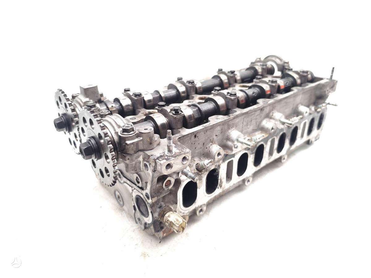 Toyota Hilux cylinder head