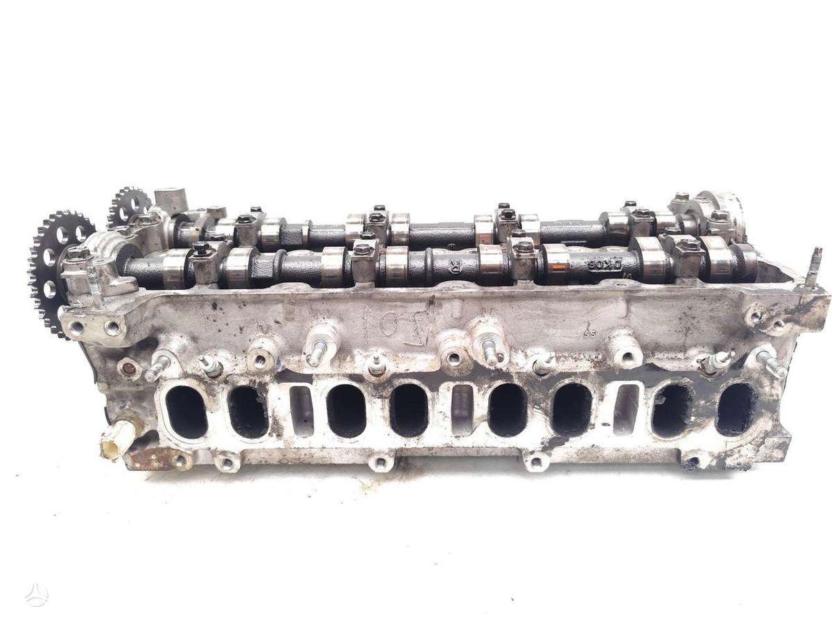 Toyota Hilux cylinder head