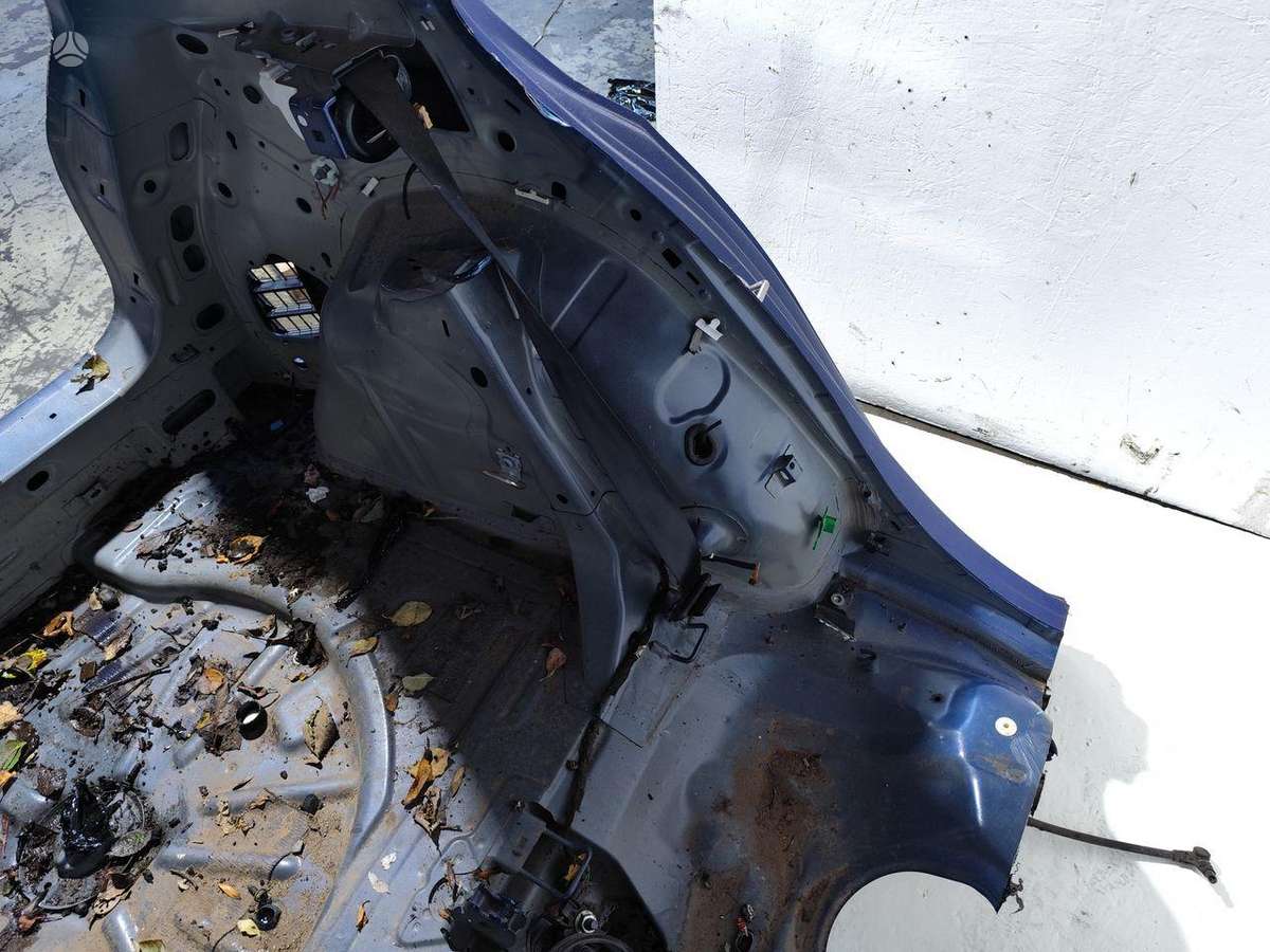 Volkswagen Golf hood (front, rear)