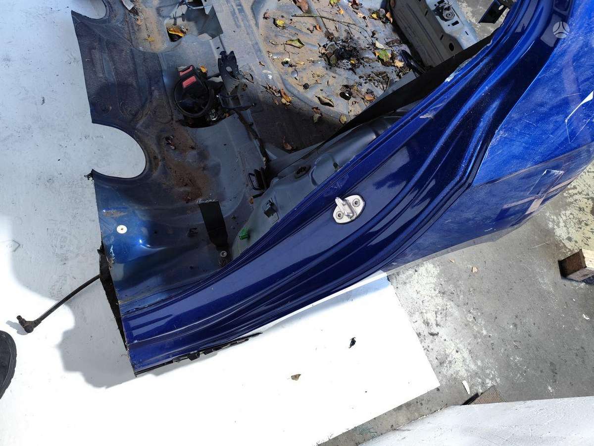 Volkswagen Golf hood (front, rear)
