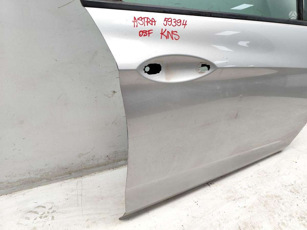 Opel Astra doors