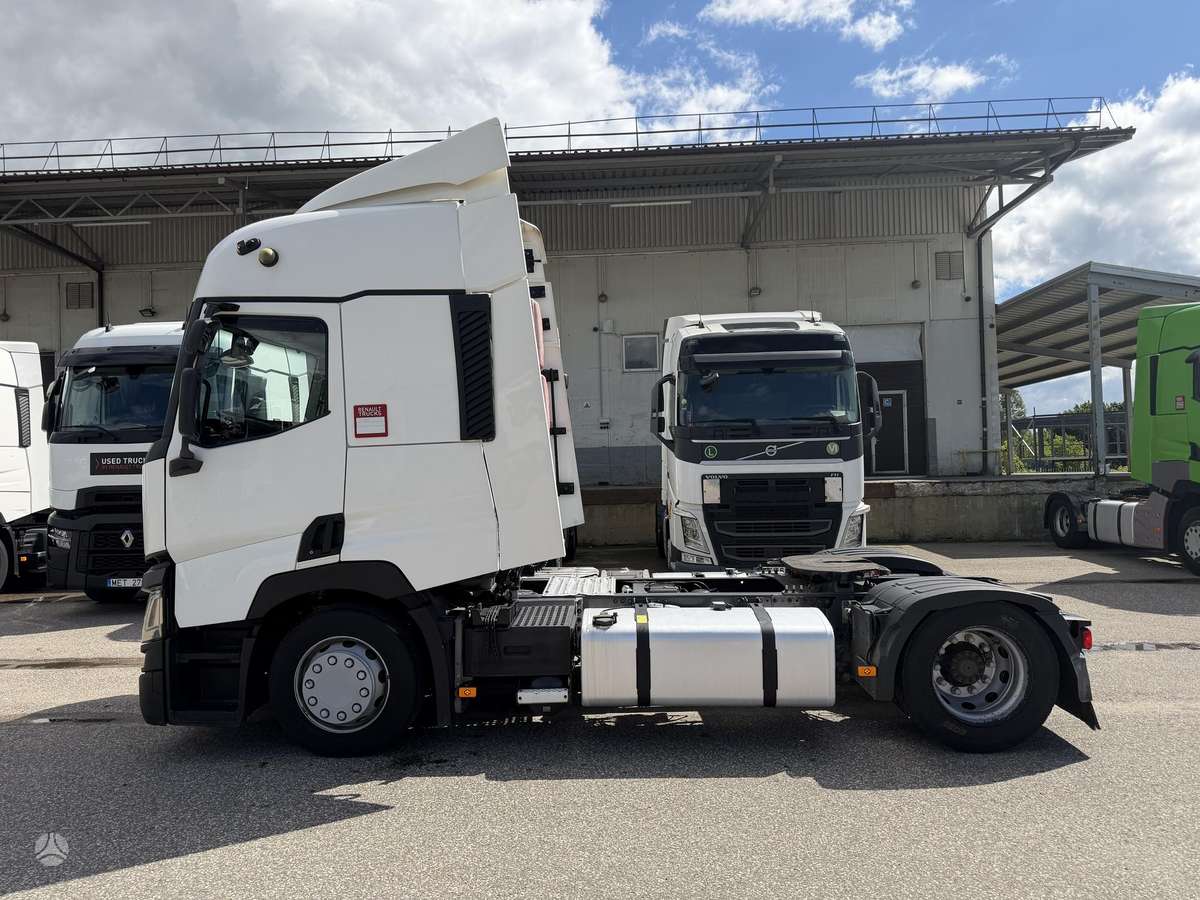 Renault T480 SLEEPER xLOW T4x2 E6, 2 спальных места
