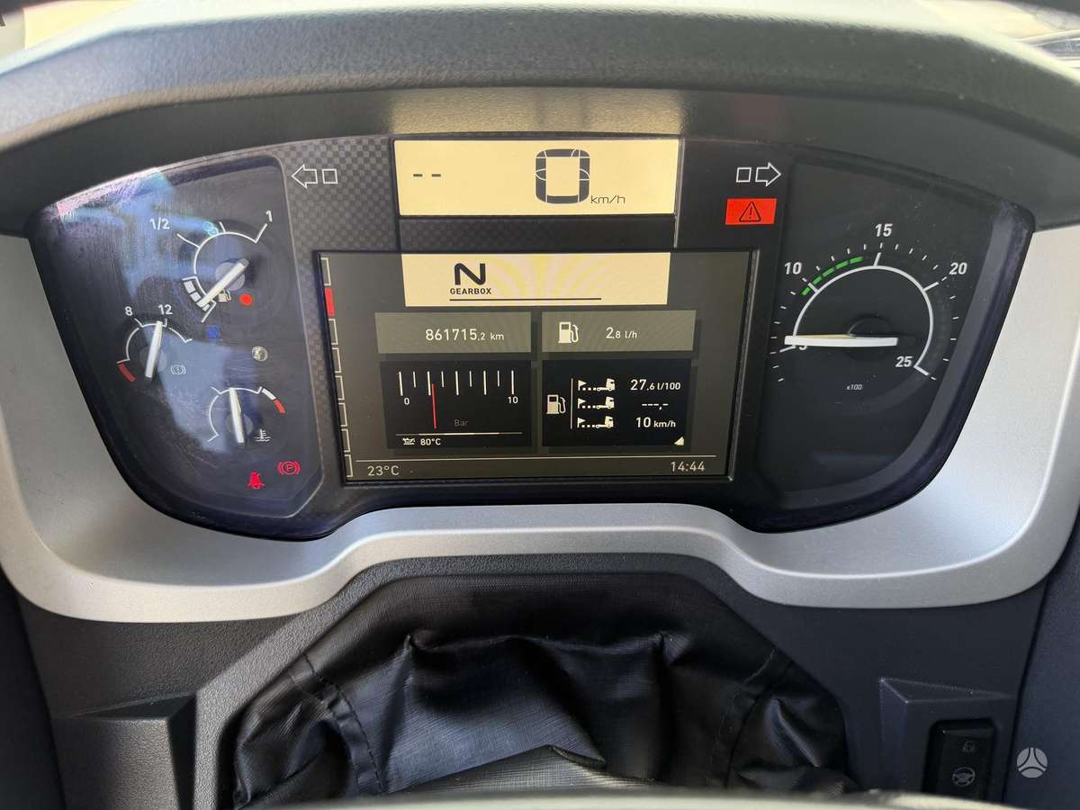 Renault T480 SLEEPER xLOW T4x2 E6, 2 спальных места