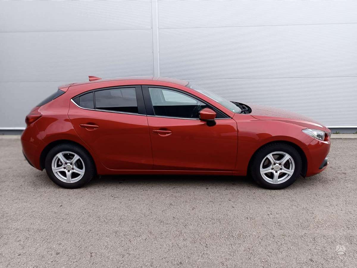 Mazda 3, 2.0 l., Хэтчбек
