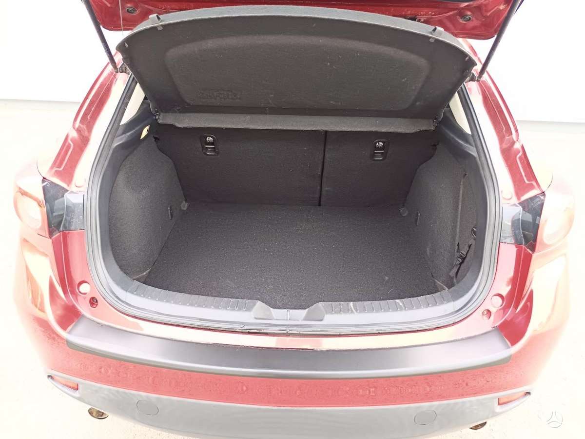 Mazda 3, 2.0 l., hatchback