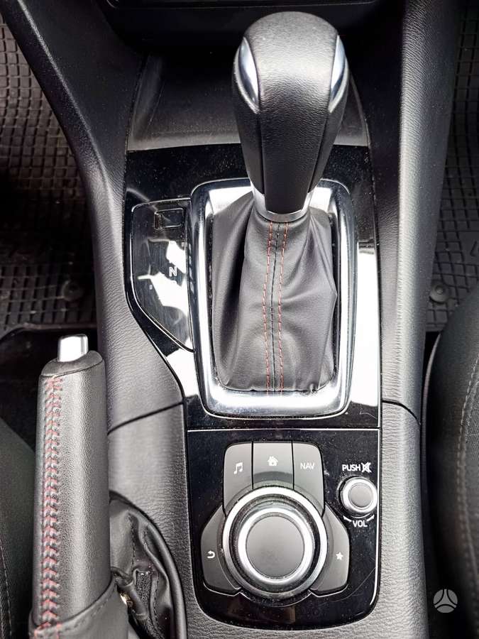 Mazda 3, 2.0 l., hatchback