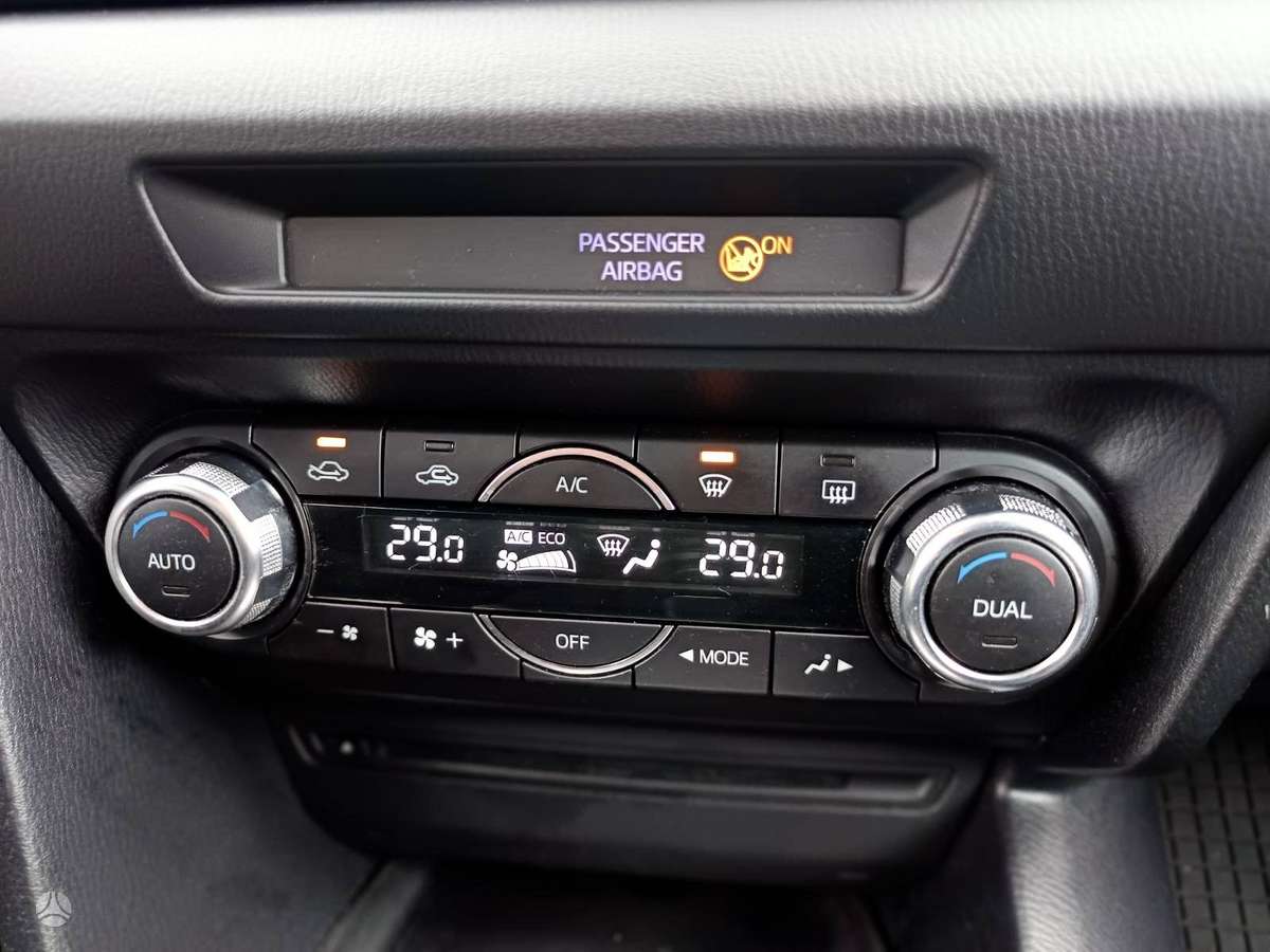 Mazda 3, 2.0 l., hatchback