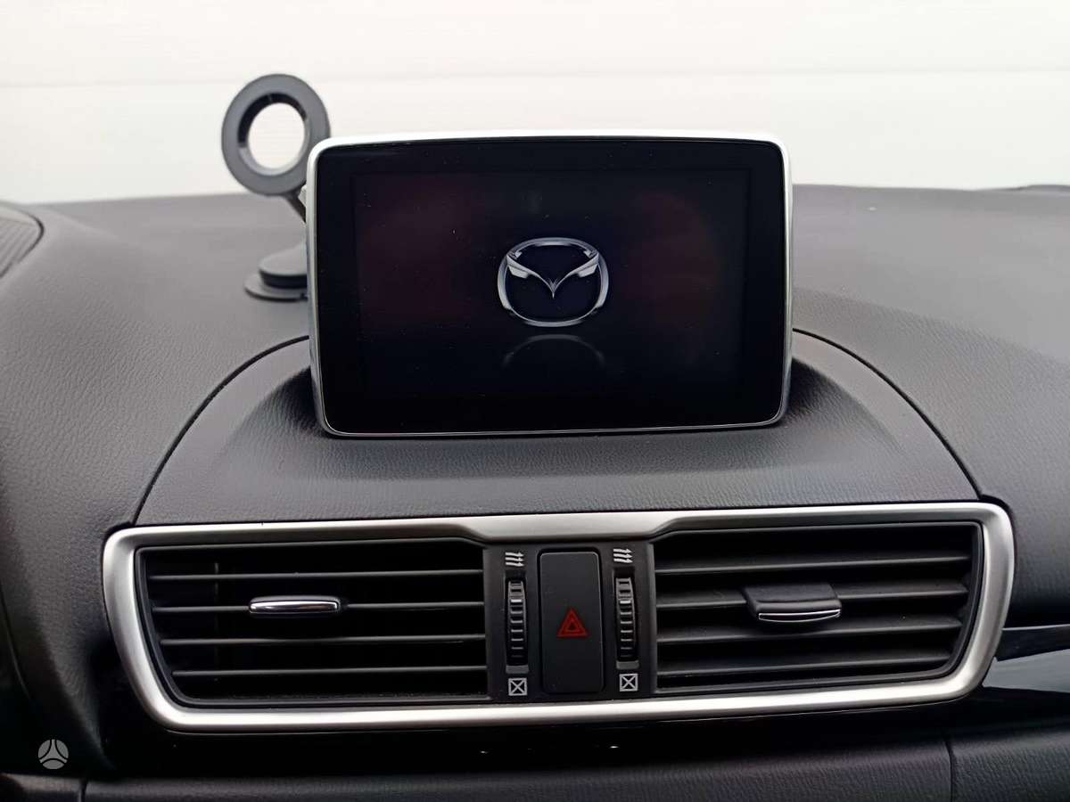 Mazda 3, 2.0 l., Хэтчбек