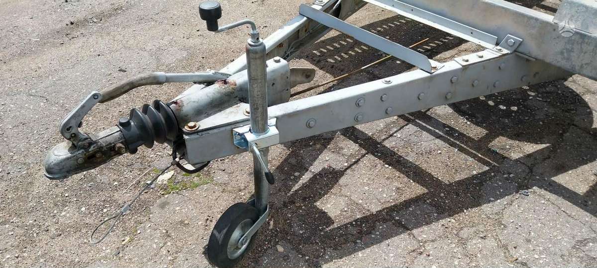 BORO BR2, autovežio