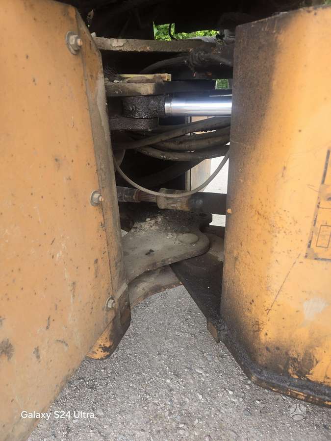 Case 421B, frontal loader