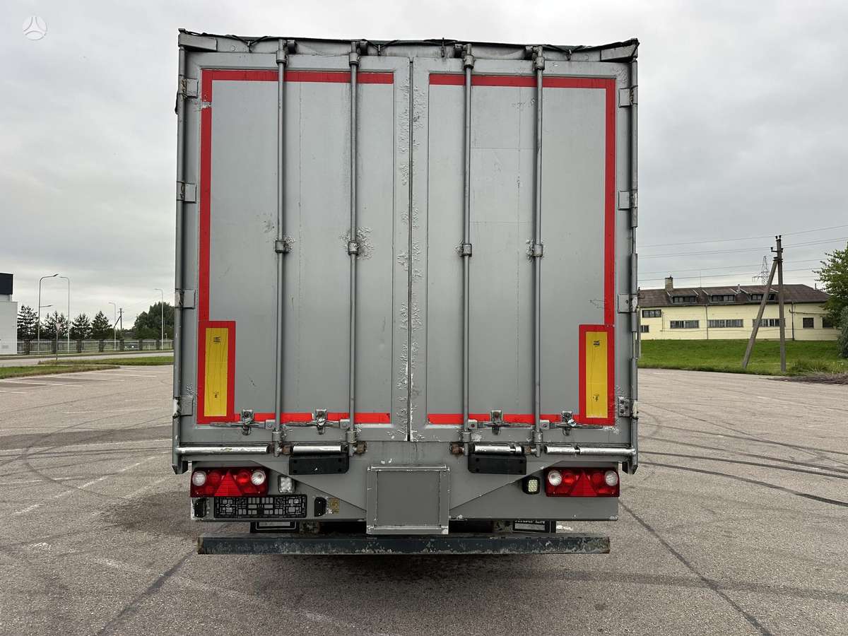 Knapen, with moving floor