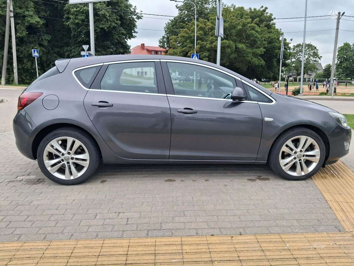 Opel Astra, 1.7 l., hatchback