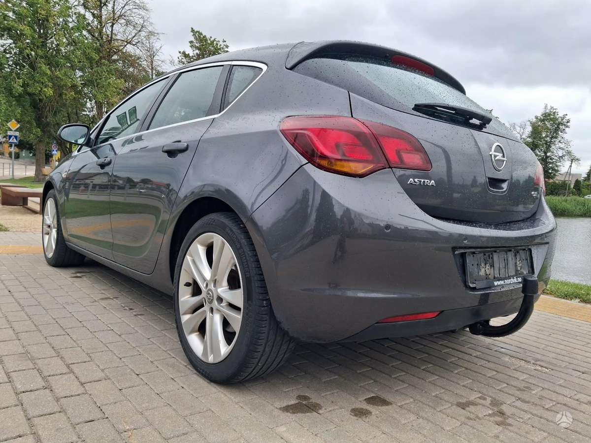 Opel Astra, 1.7 l., Хэтчбек