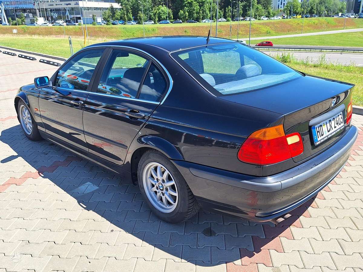 BMW 323, 2.5 l., Седан