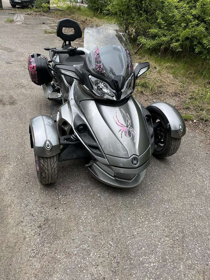 Can-Am Spyder 1000cc, triračiai