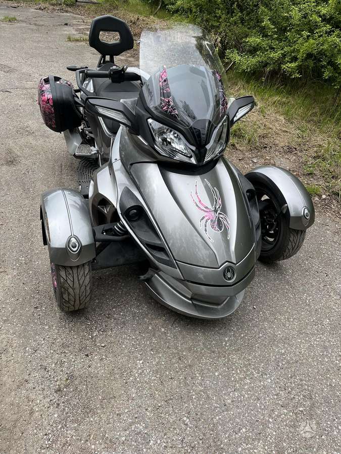 Can-Am Spyder 1000cc, triračiai
