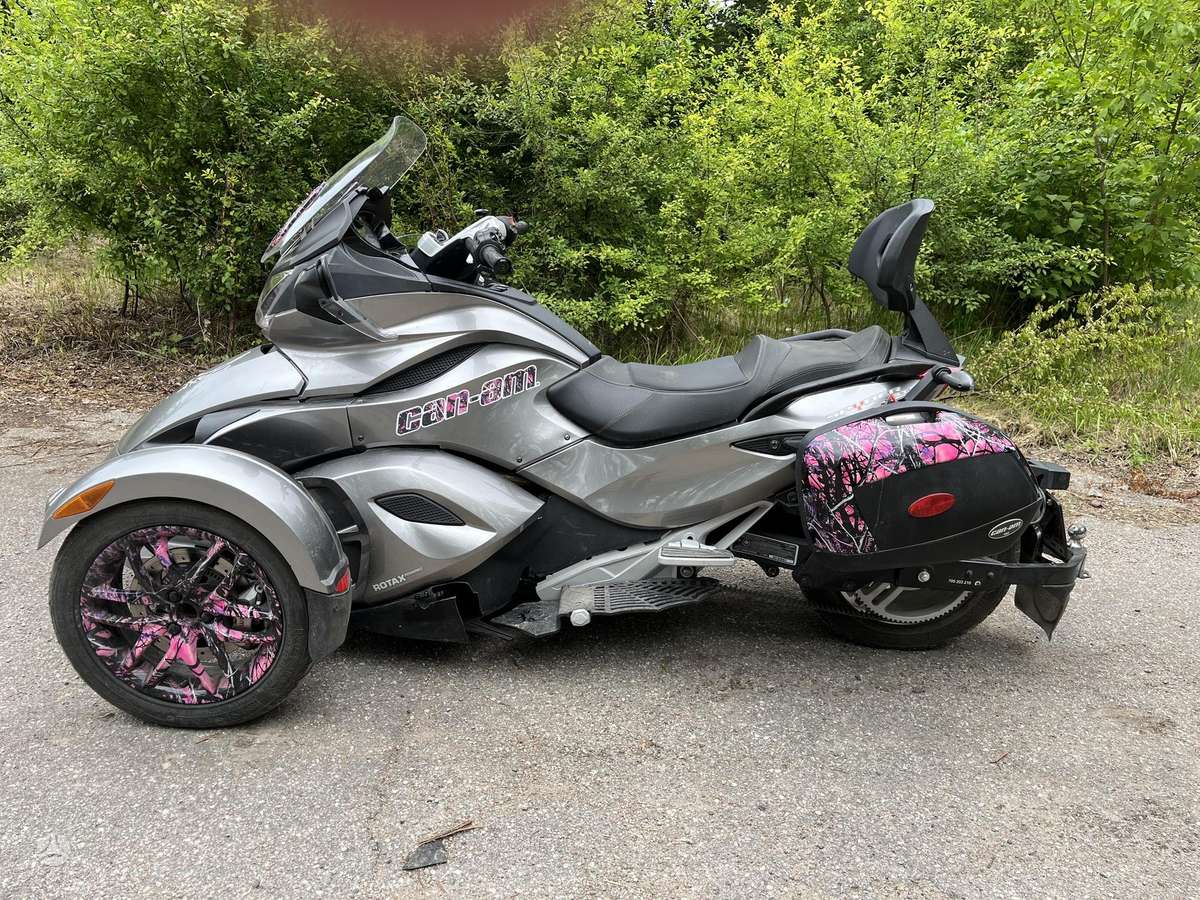Can-Am Spyder 1000cc, triračiai