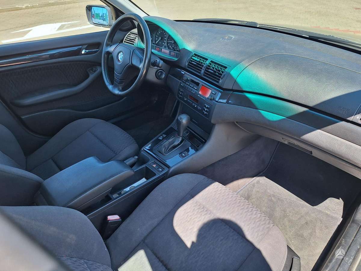 BMW 323, 2.5 l., Седан