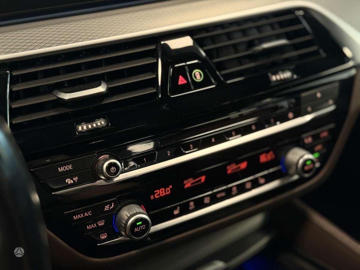 BMW 520, 2.0 l., Седан