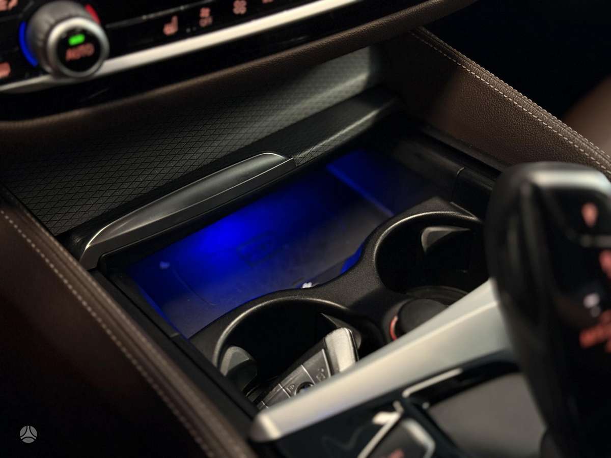 BMW 520, 2.0 l., Седан