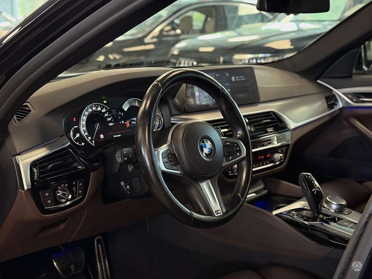 BMW 520, 2.0 l., Седан