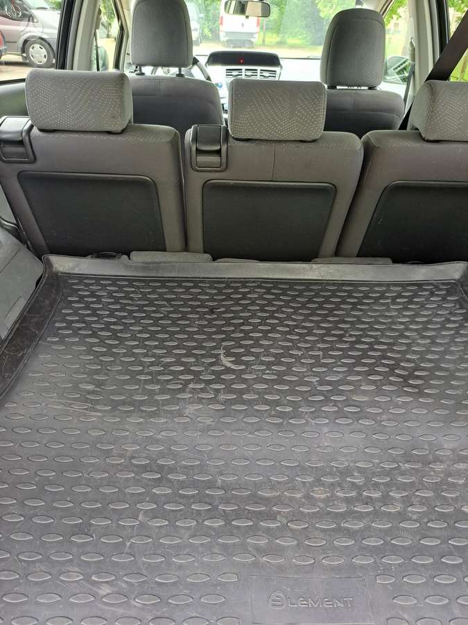 Toyota Prius+ - 6