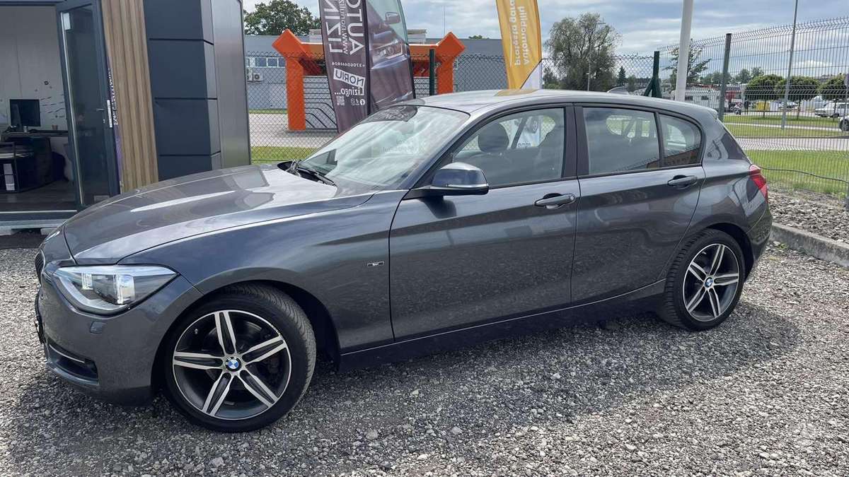BMW 125, 2.0 l., hatchback