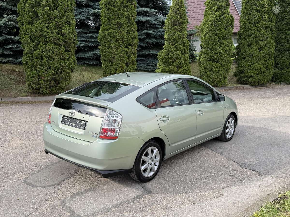 Toyota Prius - 2