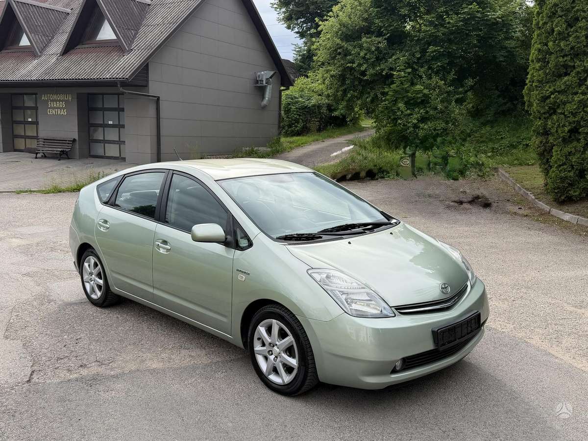 Toyota Prius - 5