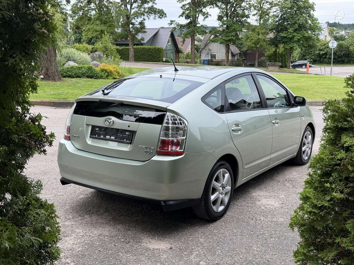 Toyota Prius - 7