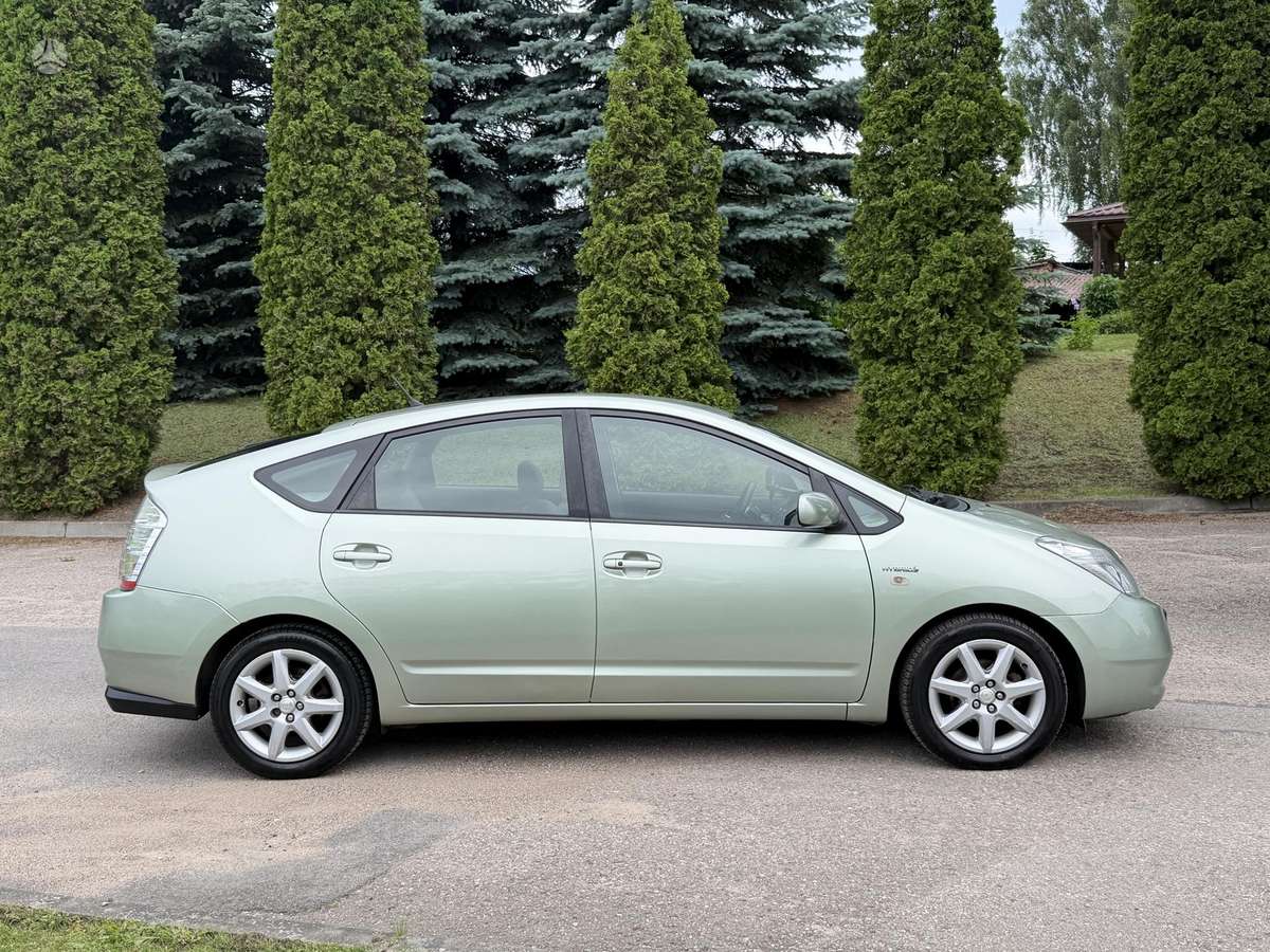Toyota Prius - 8
