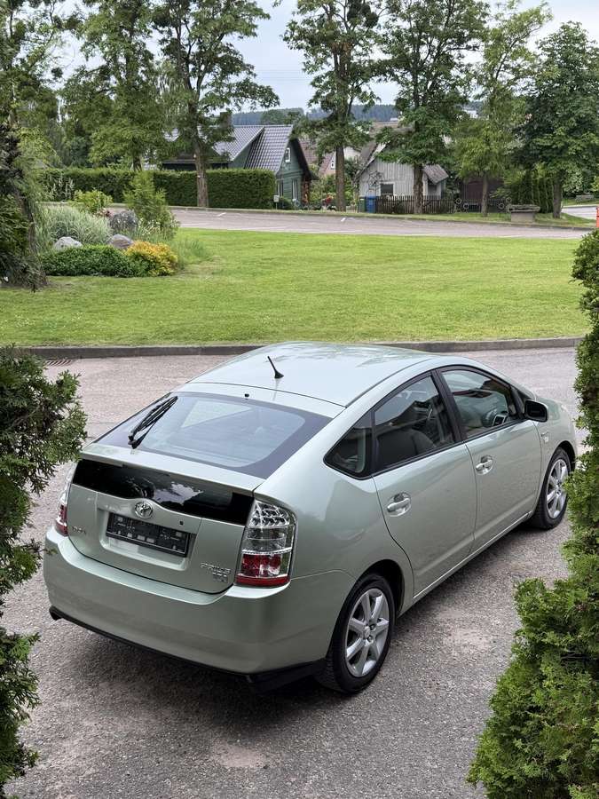 Toyota Prius - 10