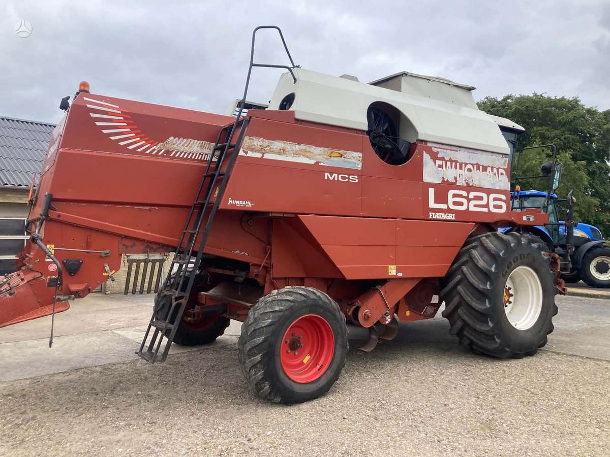 New Holland L 626, комбайны